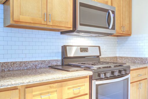 Spacious & Remodeled 2 BR/1BA Ground Floor Owners Unit with Very Large Kitchen & separate dinning area, new SS appliances, remodeled bathroom in Gated Community – photo 1