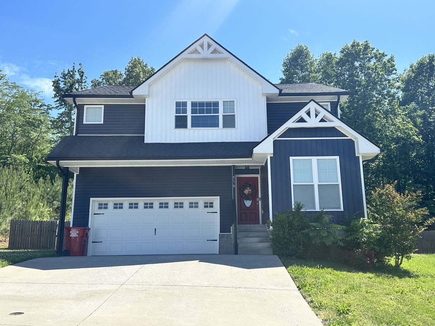 Clarksville House: 516 Woodtrace Dr