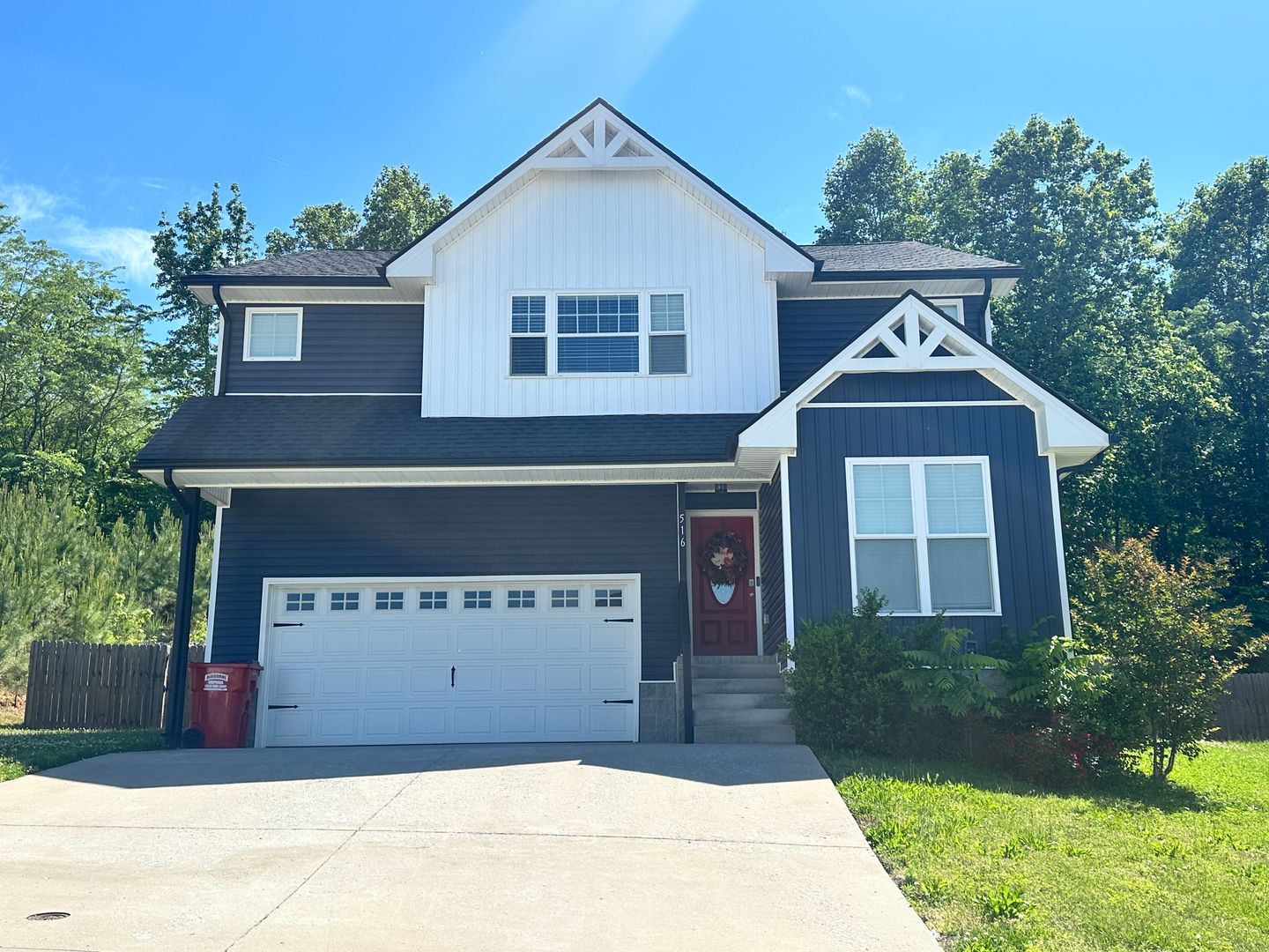 Clarksville House: 516 Woodtrace Dr