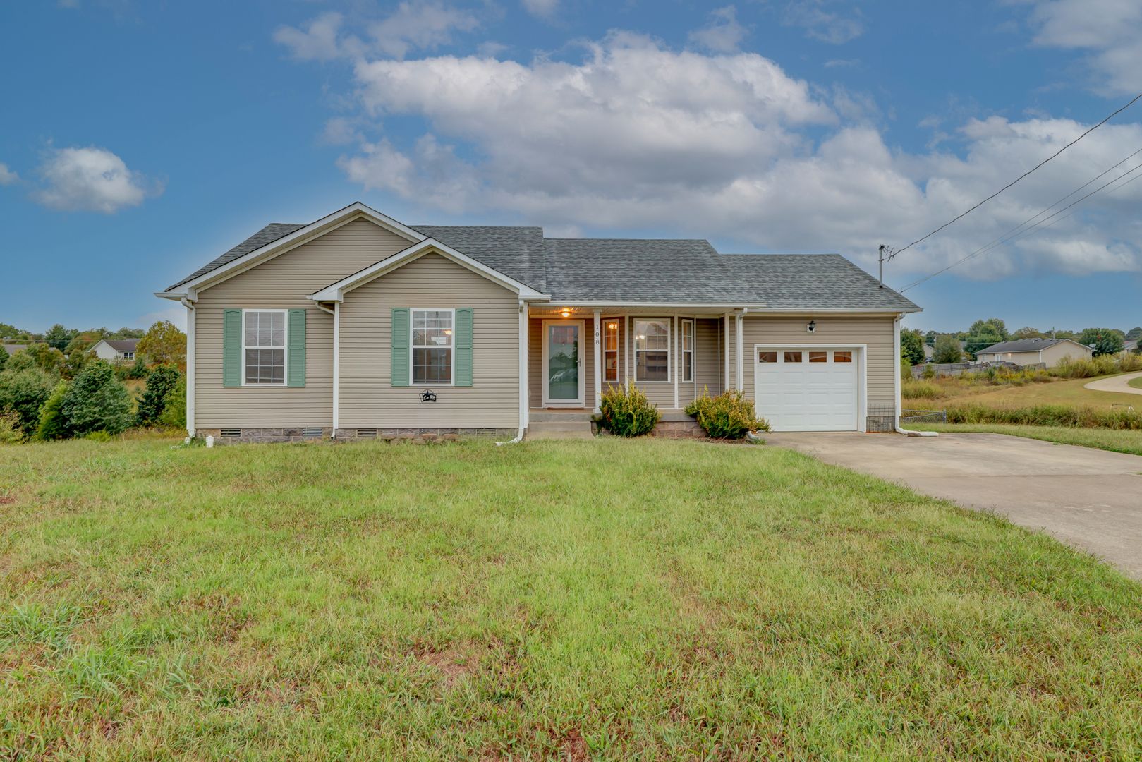 Oak Grove House: 108 Josephines Ct