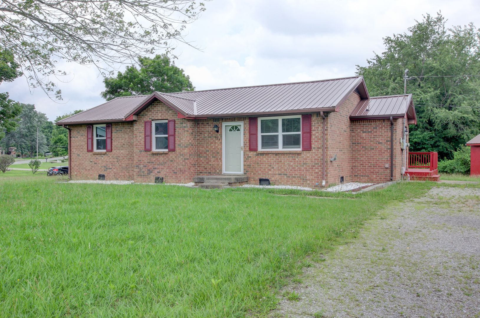 Clarksville House: 729 Welsey Dr