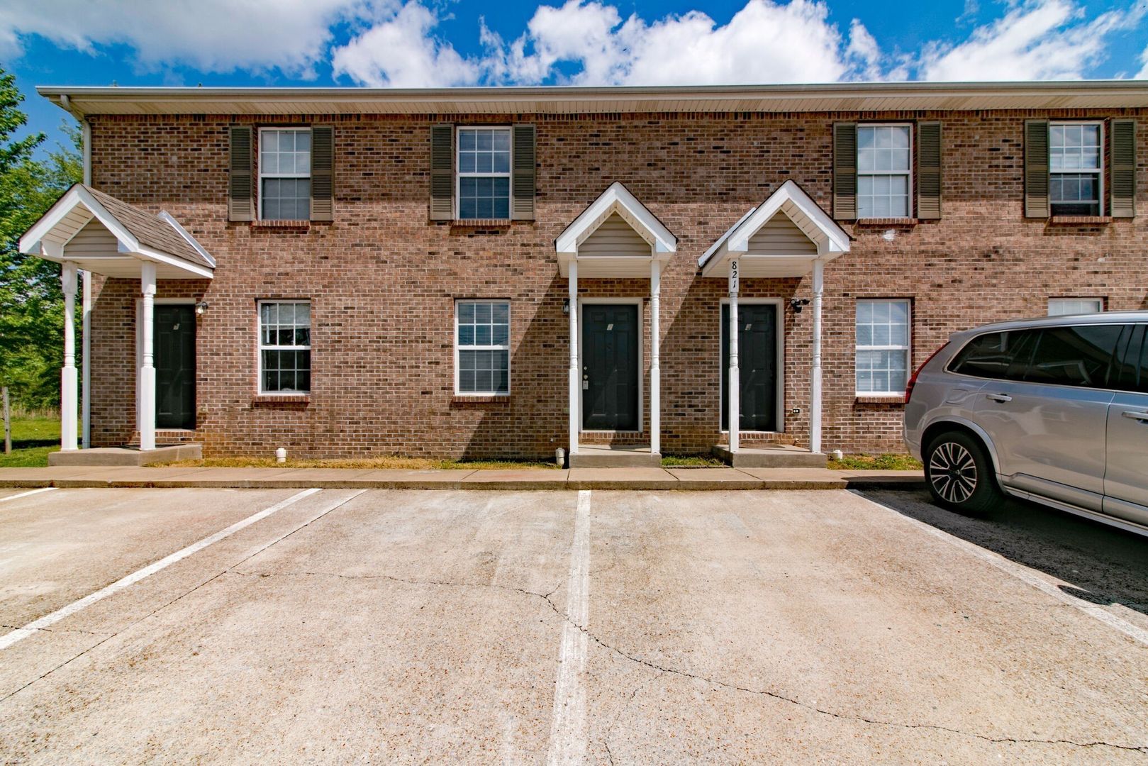 Clarksville Apartment: 821 Oak Arbor Ct