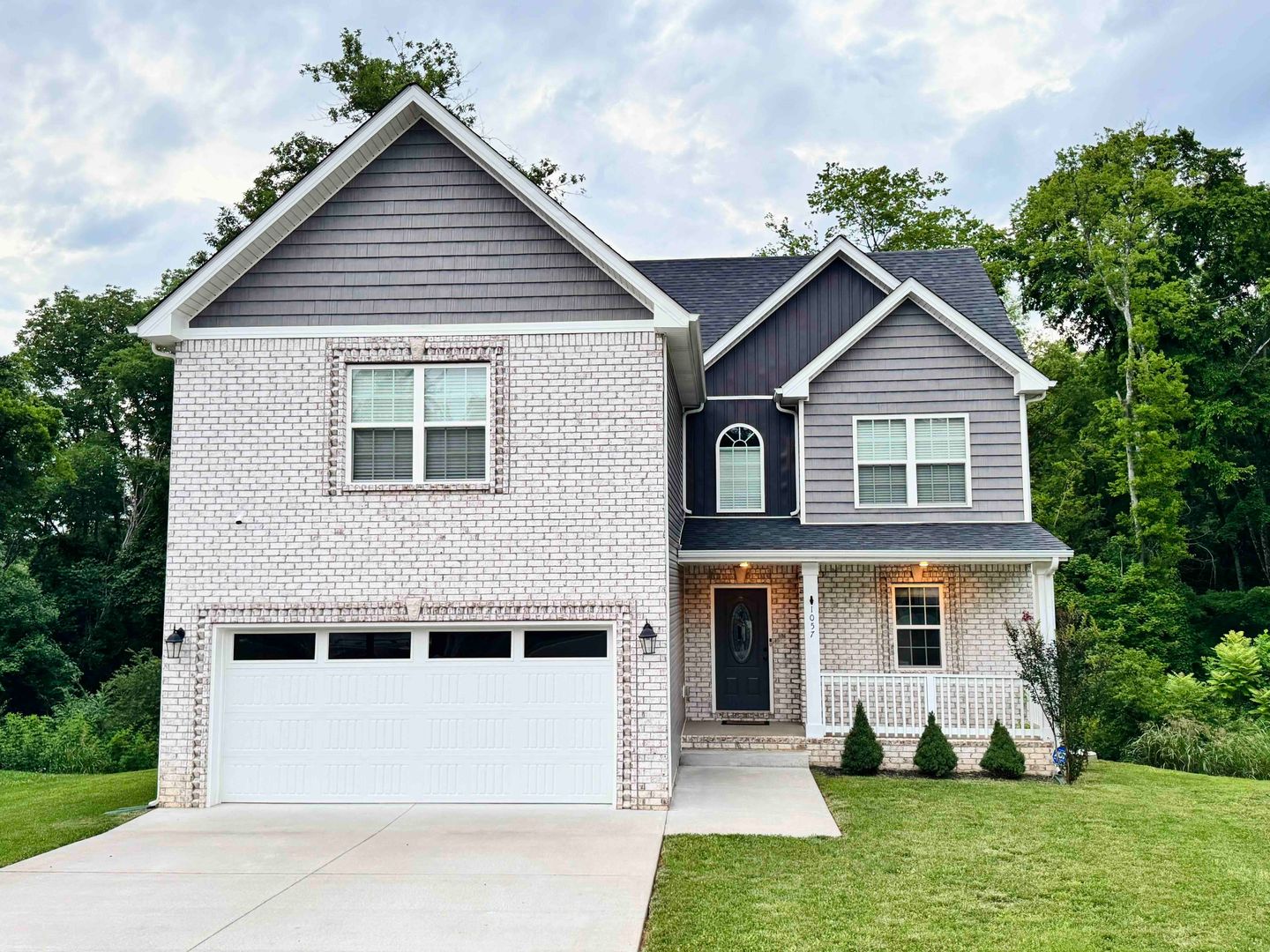 Clarksville House: 1057 Brightwood Ct