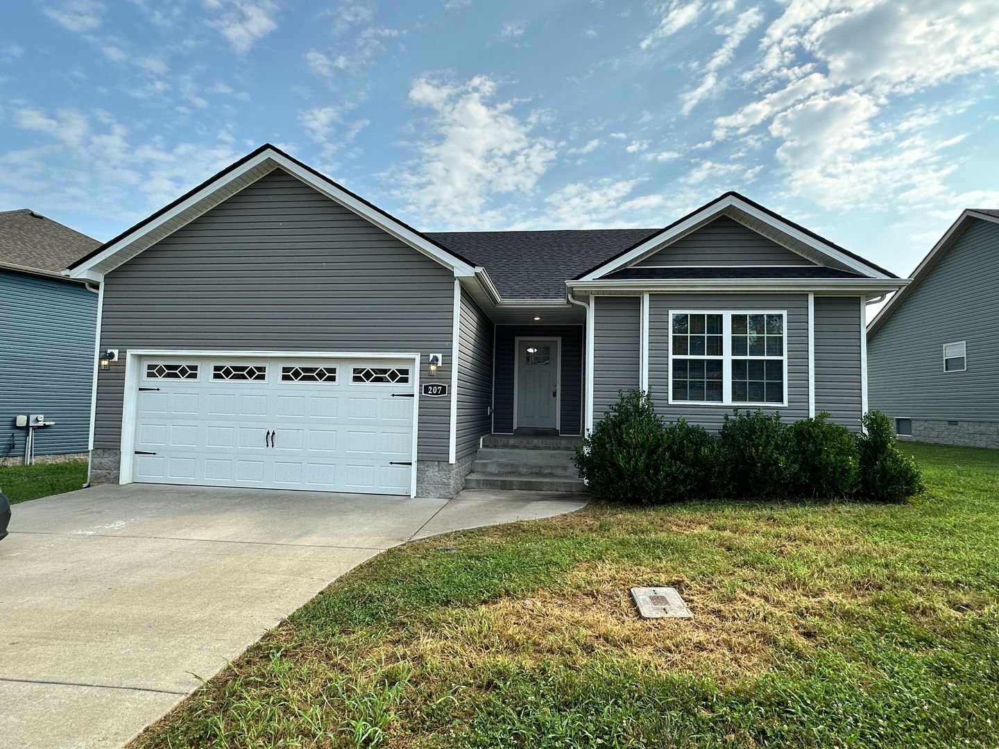 Clarksville House: 207 Geneva Ln