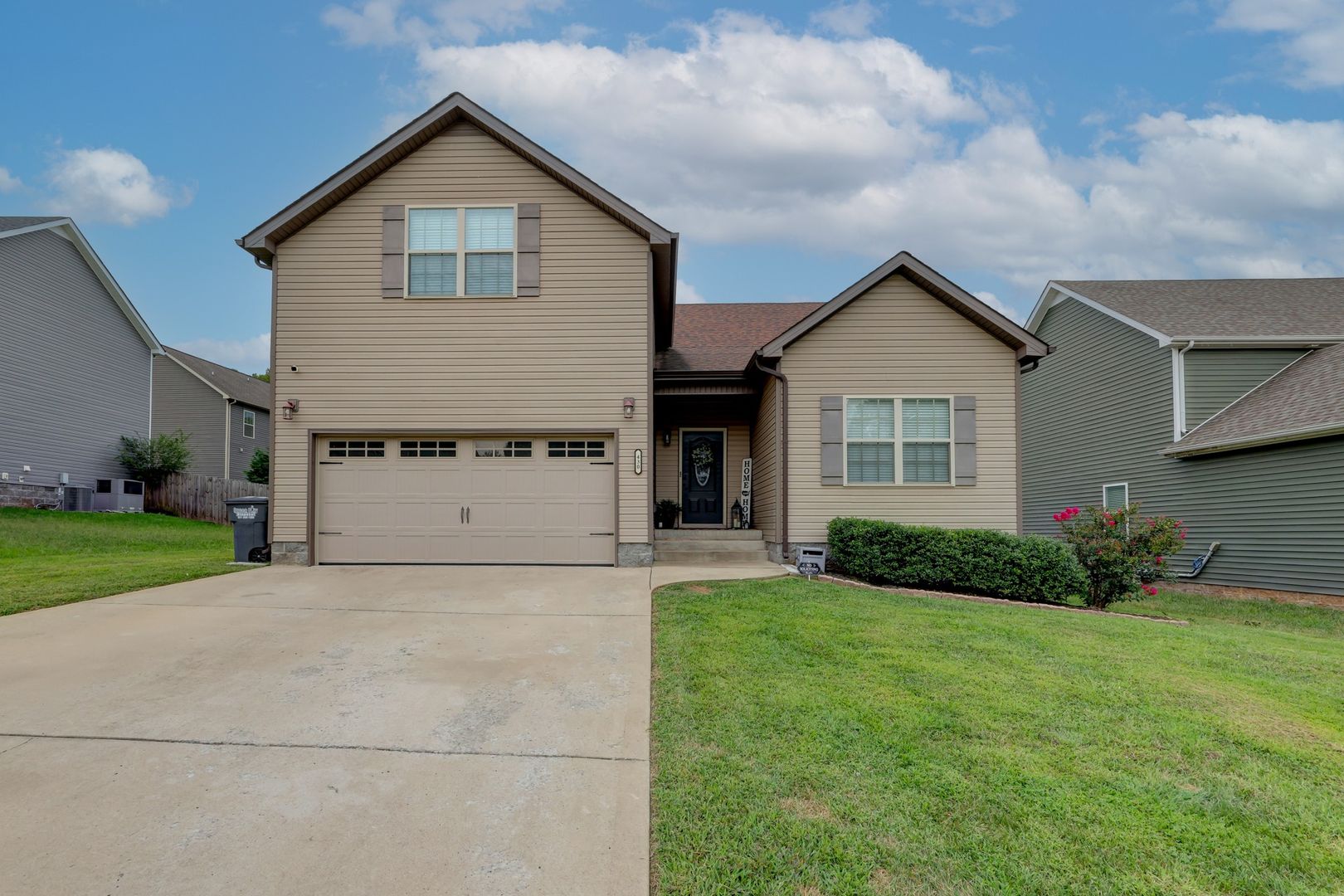 Clarksville House: 430 Woodtrace Drive
