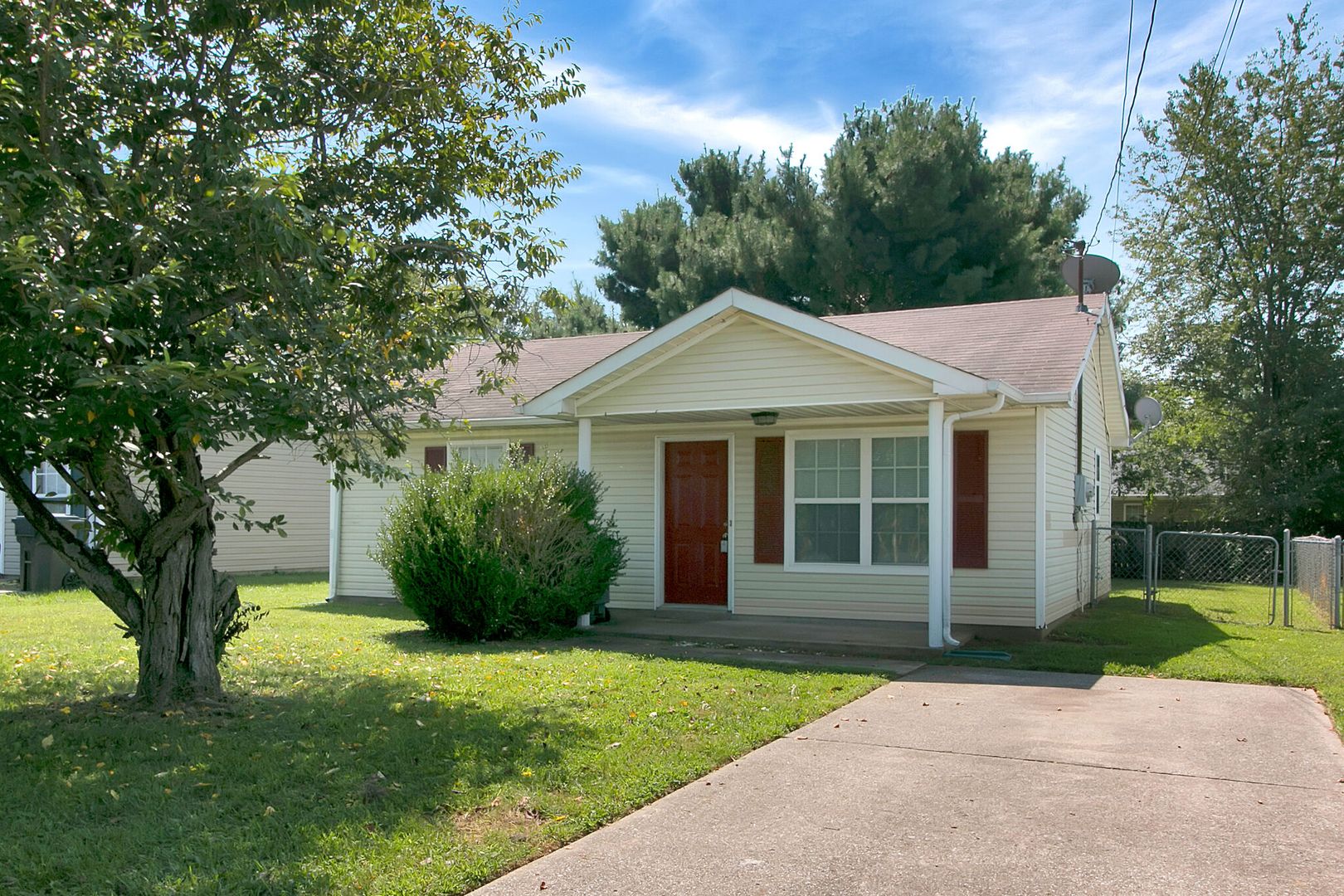 Oak Grove House: 999 Stateline Rd