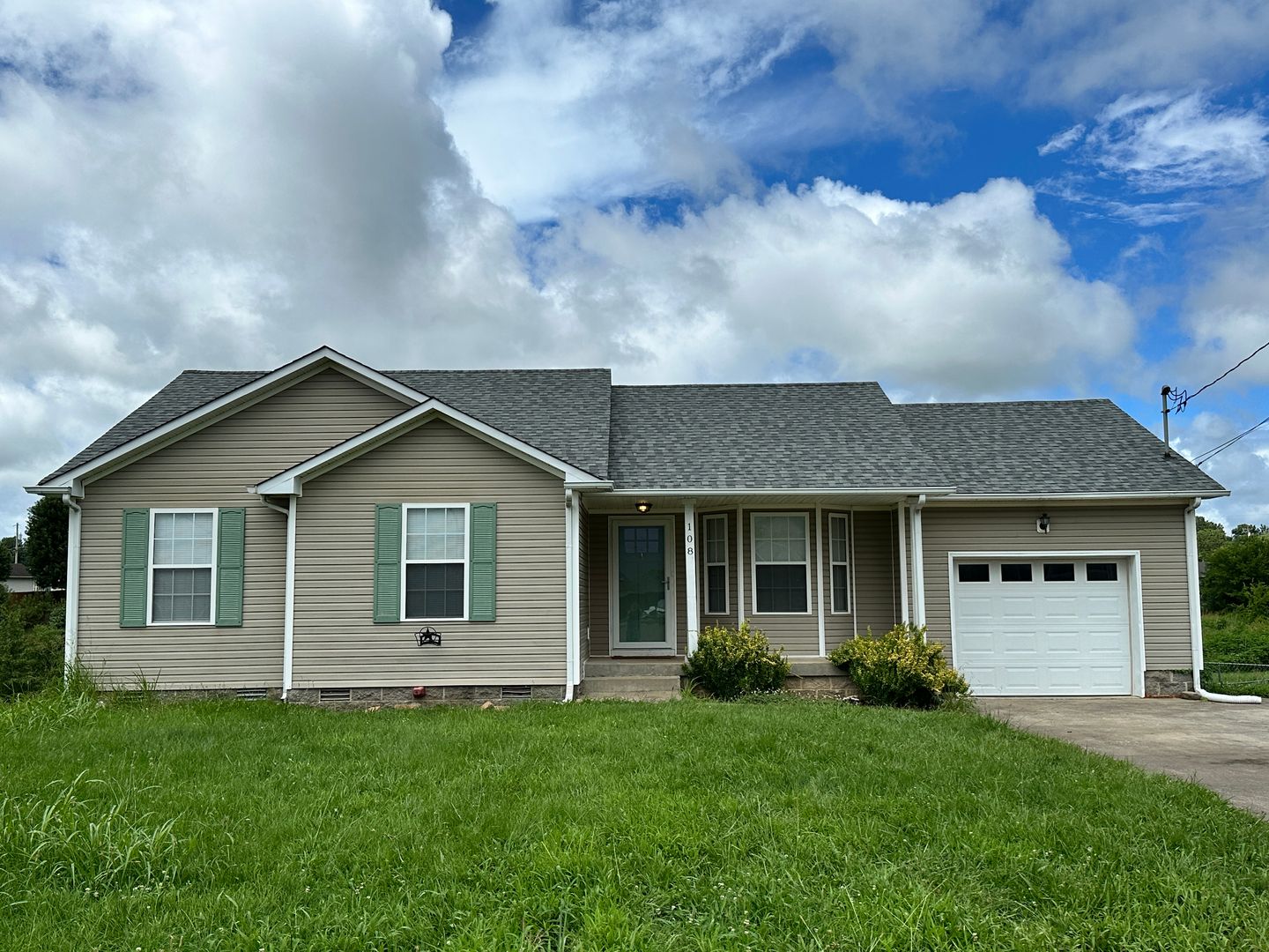 Oak Grove House: 108 Josephines Ct