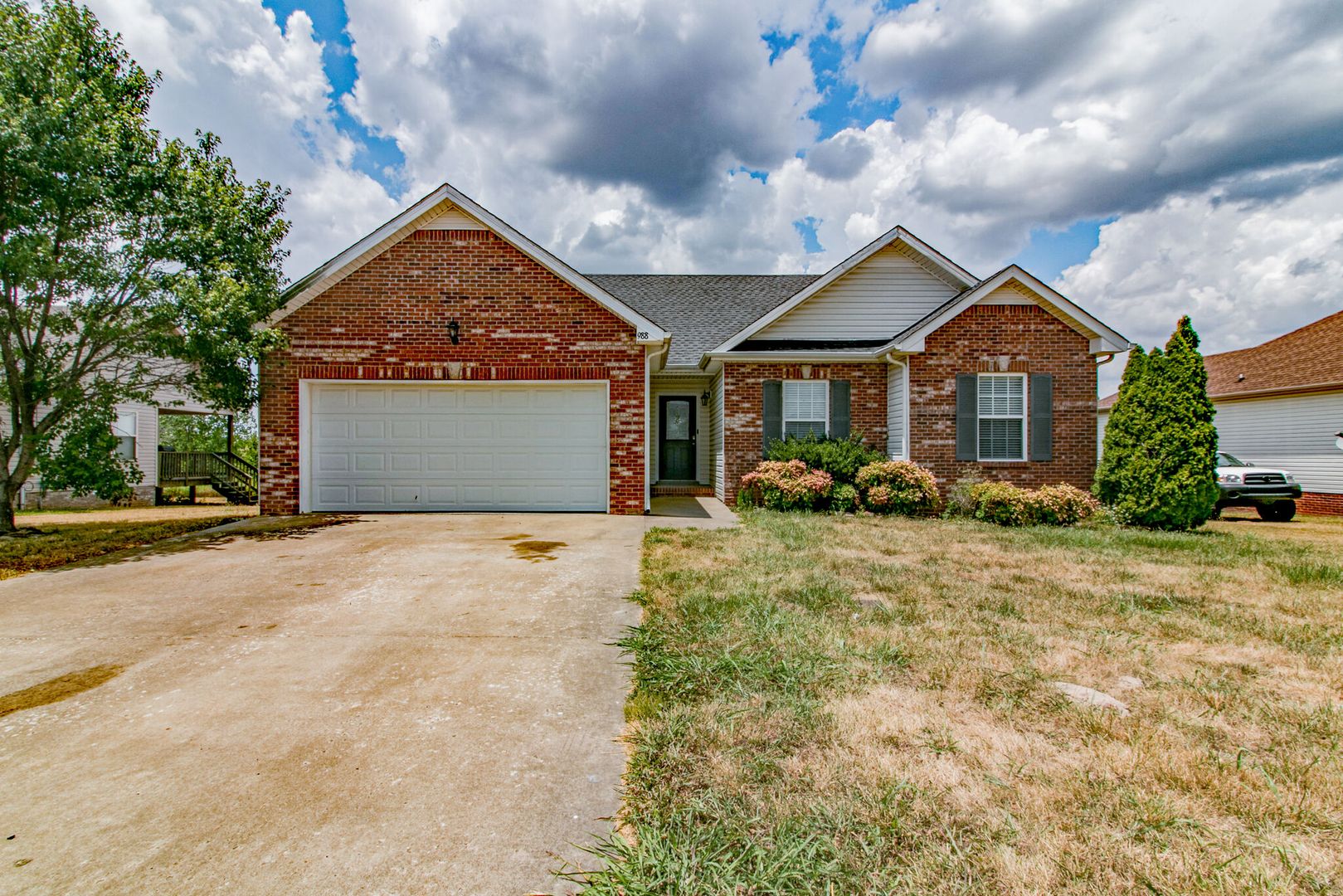 Clarksville House: 988 Chardea Ct