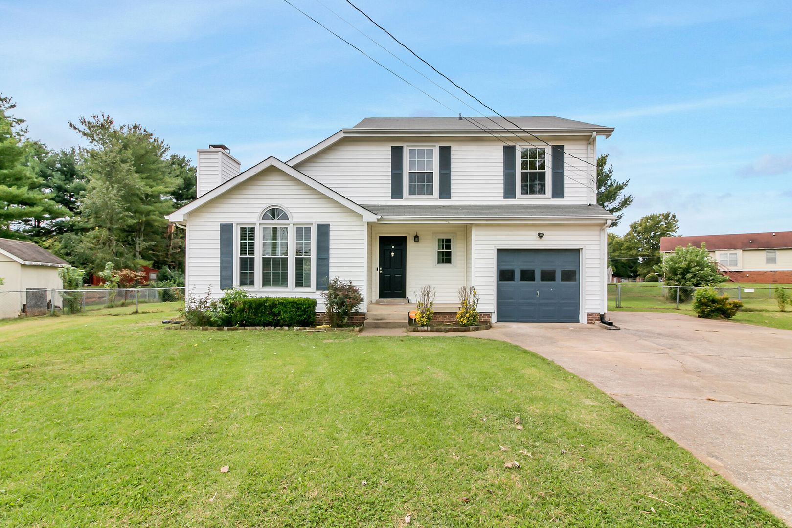 Clarksville House: 900 Cimarron Ct