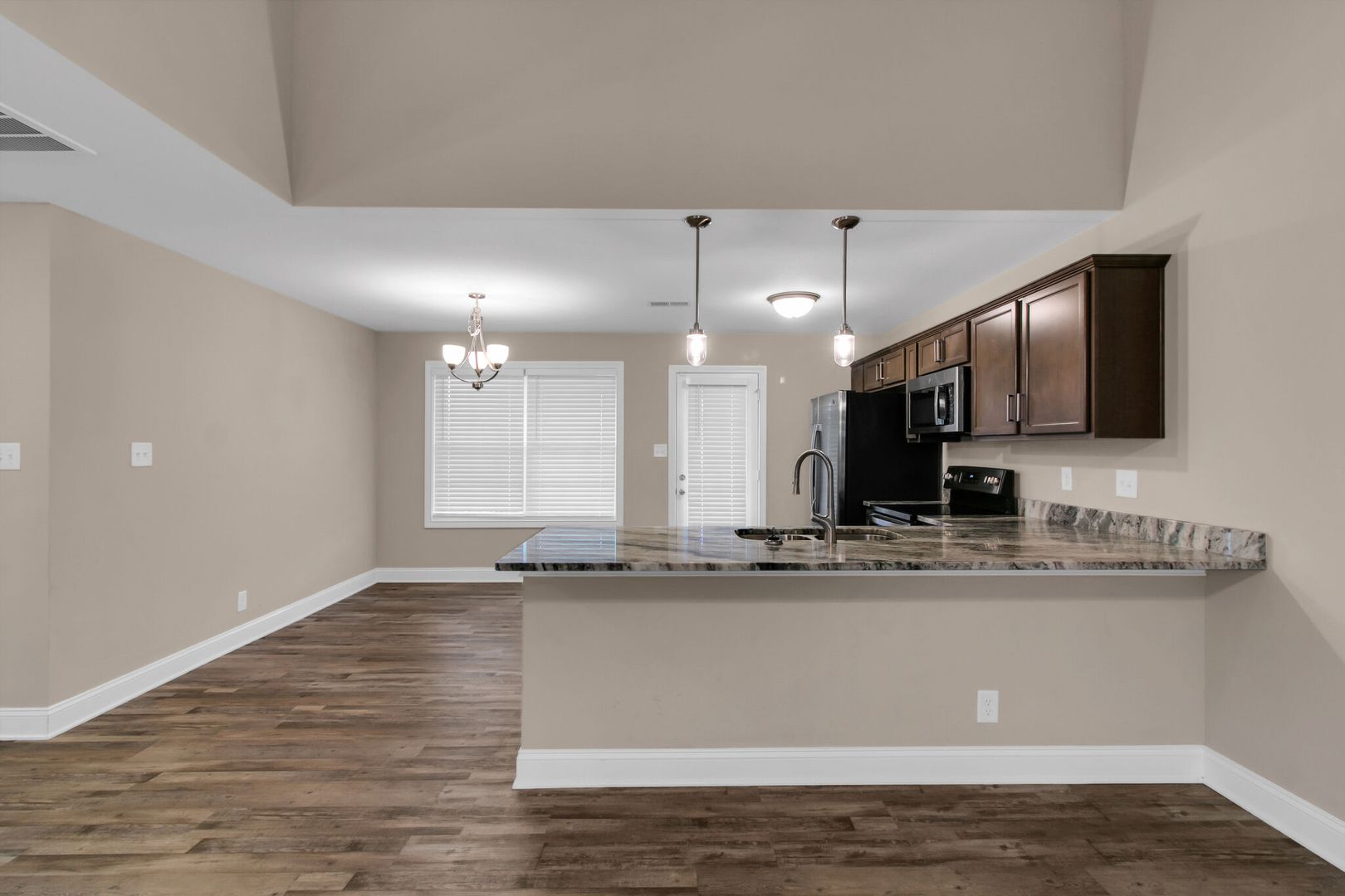 1037 Whitney Dr 9 of 12