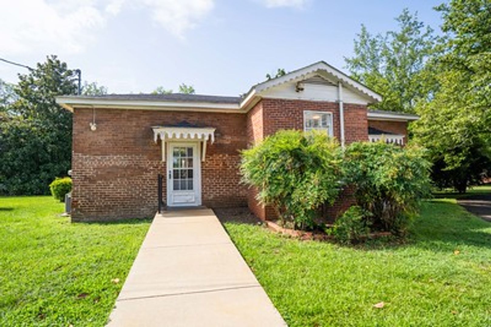 603 1/2 Pelham Road North 