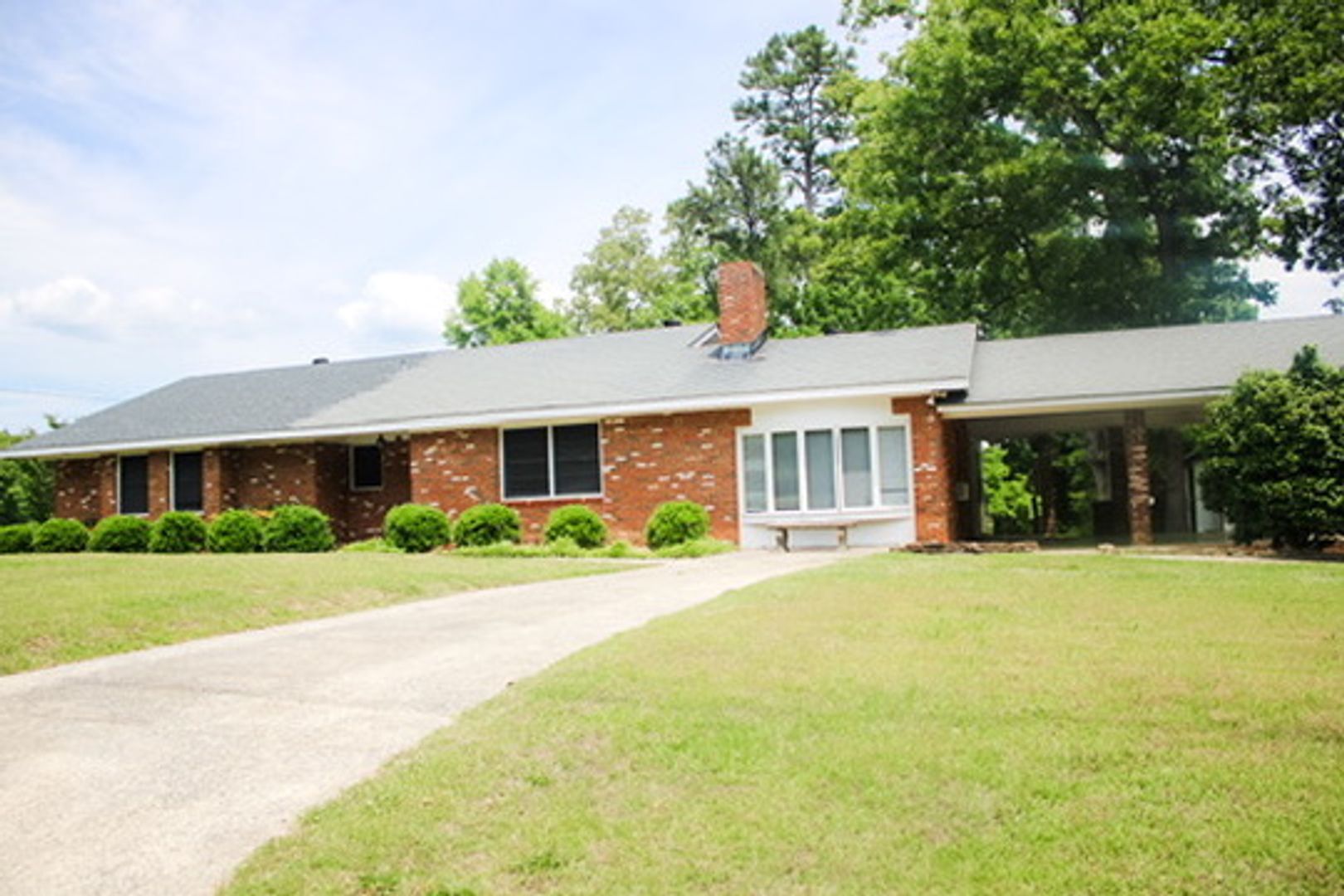 Jacksonville House: 302 11th St NE