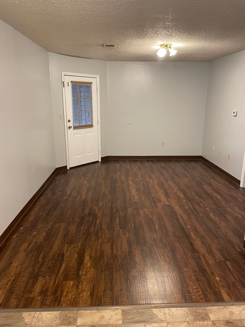 Gadsden Apartment: 1609 McDowell St