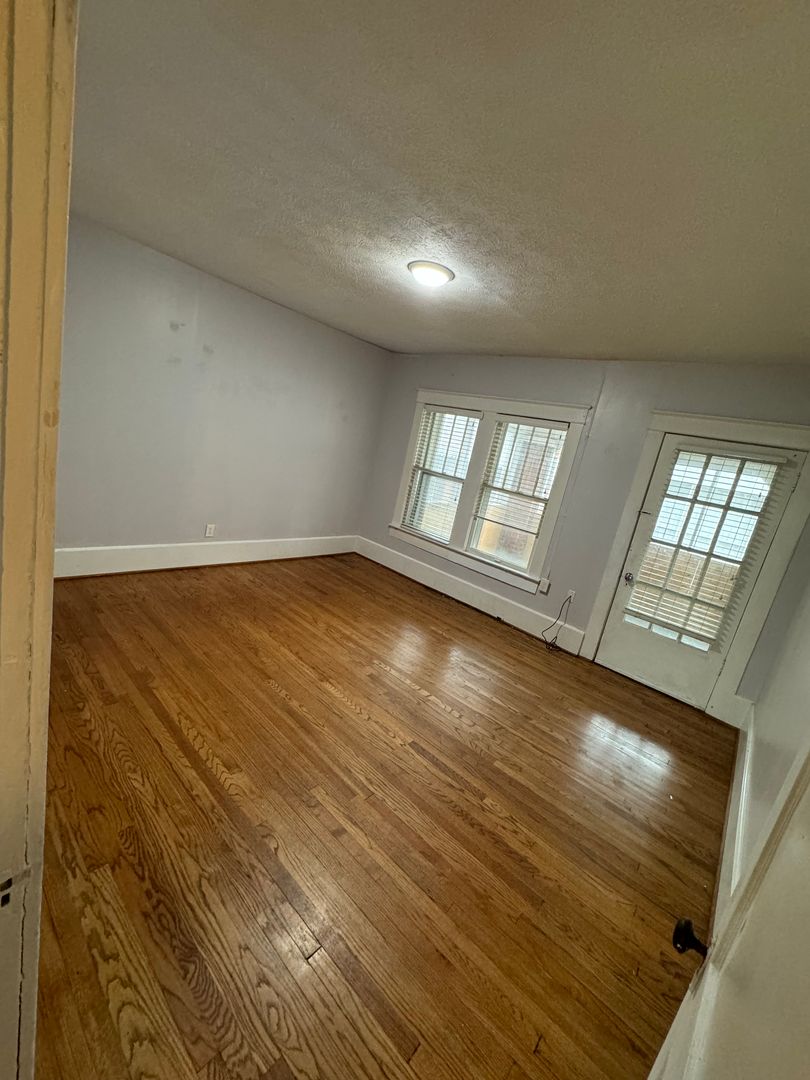 Anniston Apartment: 1401 Leighton Avenue