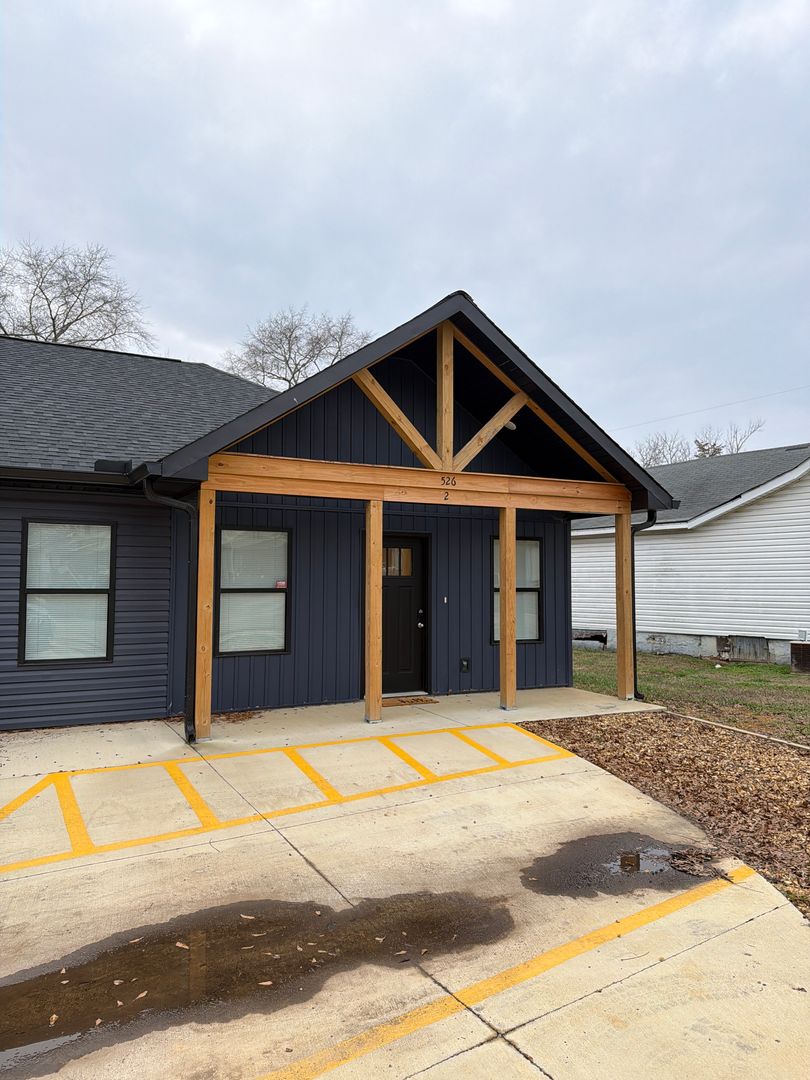 Jacksonville Apartment: 526 Gadsden Road NW