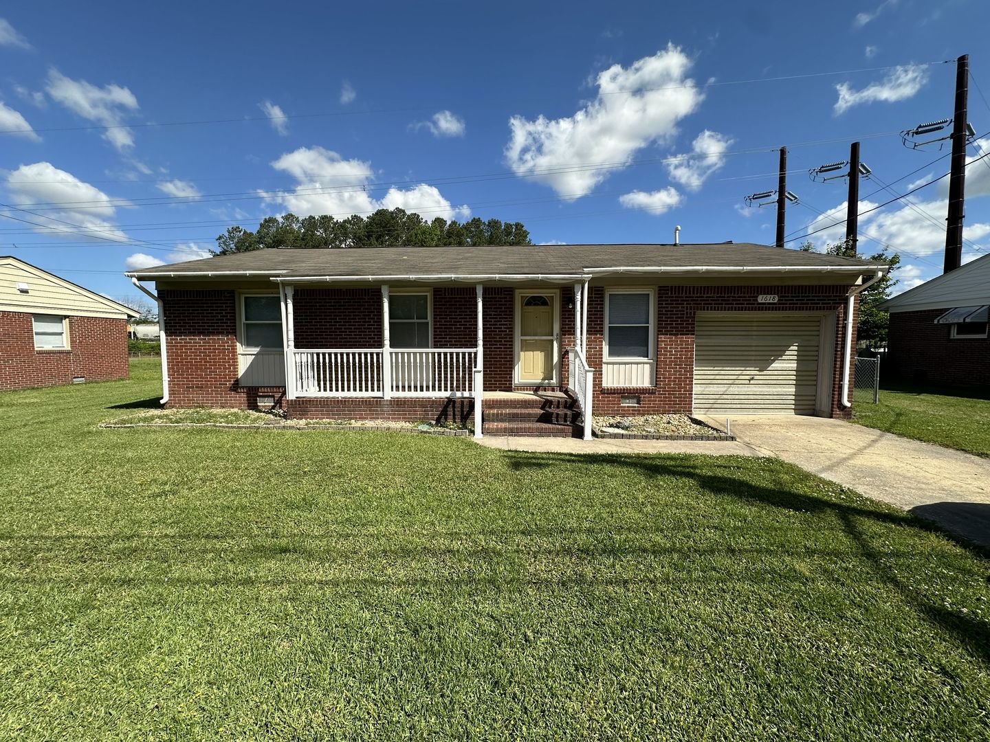 Elizabeth City House: 1618 Lexington Drive