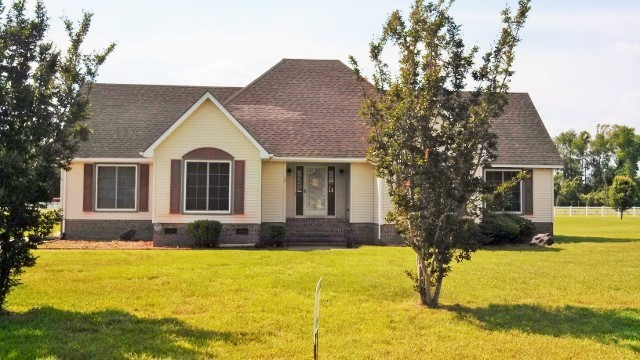 Elizabeth City House: 107 Juniper Landing