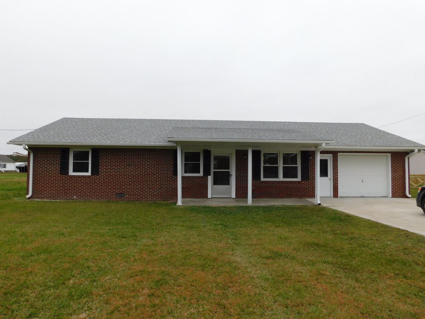 Elizabeth City House: 1540 Nixonton Road