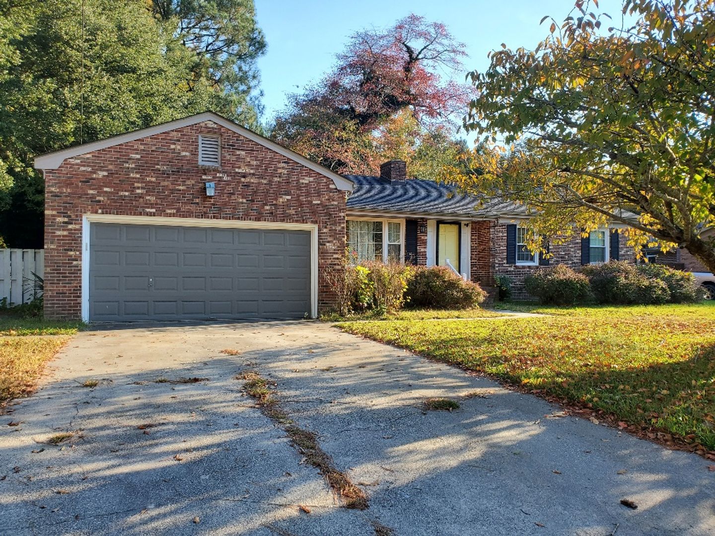 Elizabeth City House: 1601 Hopkins Dr.