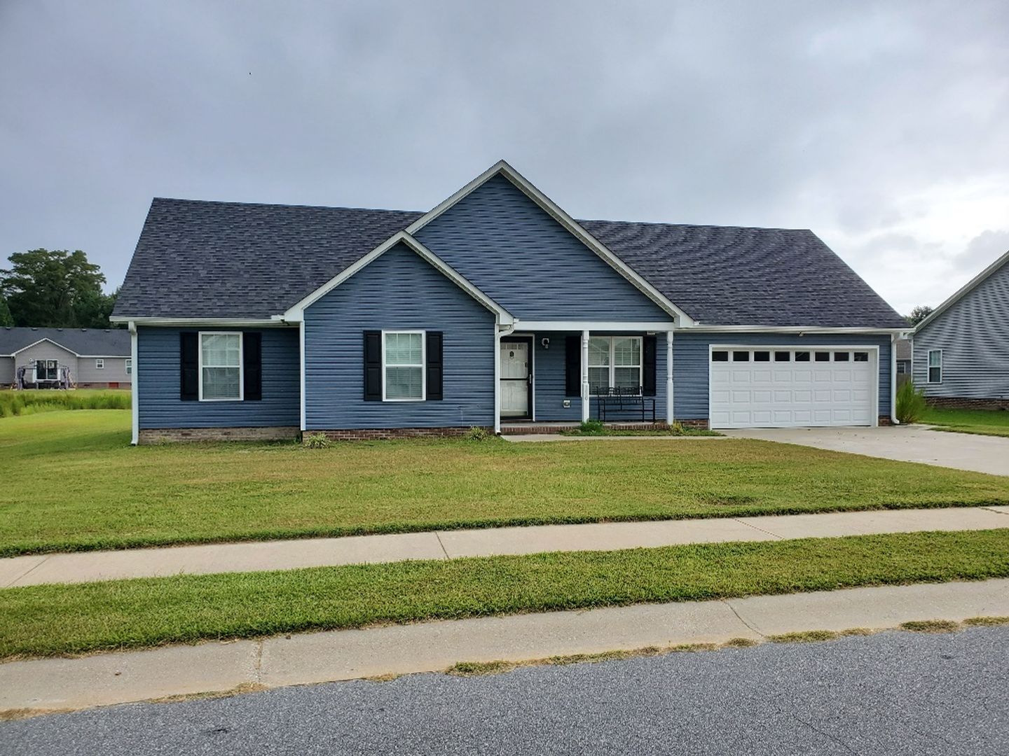 Elizabeth City House: 1660 Warren Way