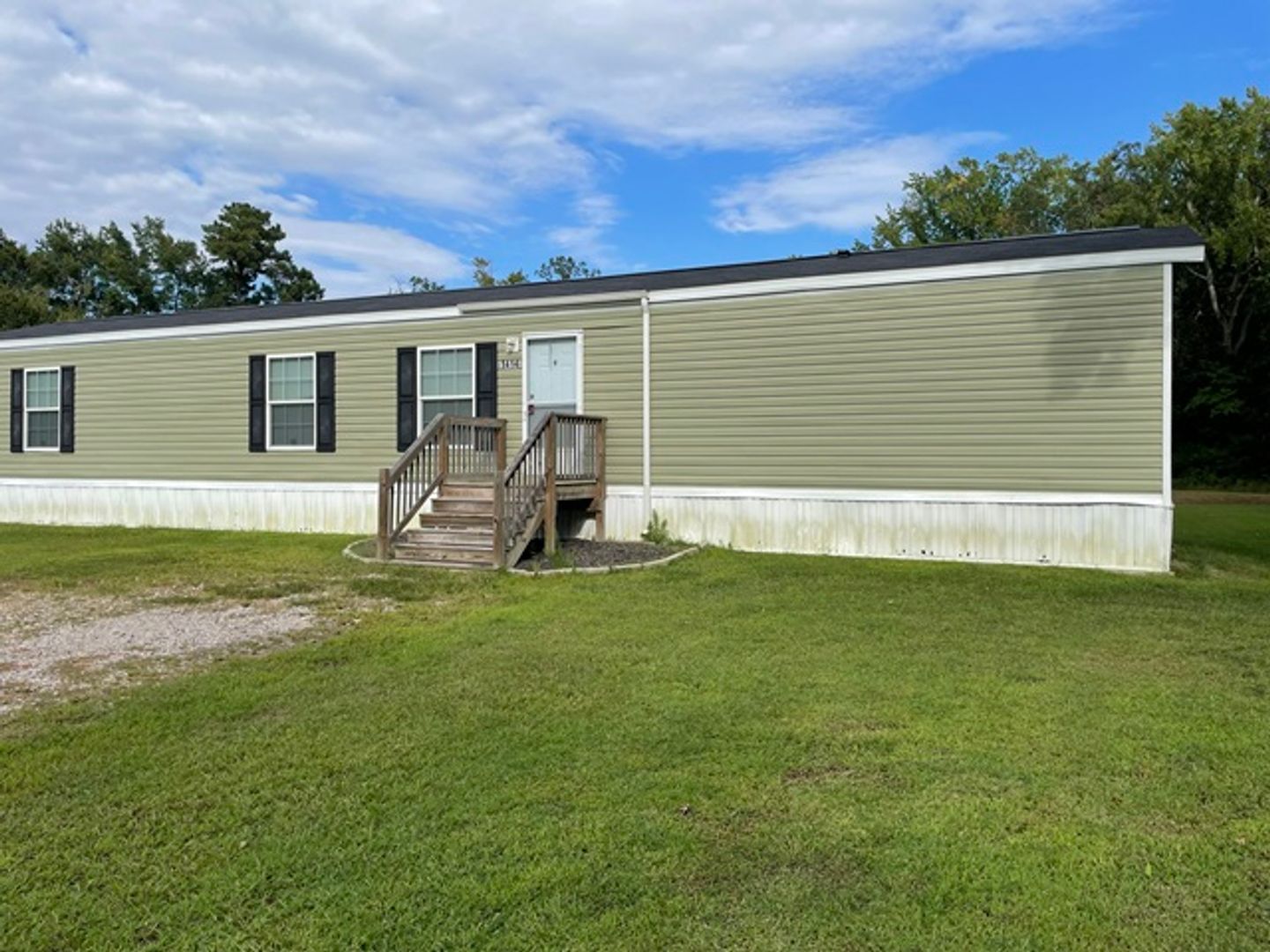Elizabeth City House: 1414 Nixonton Rd