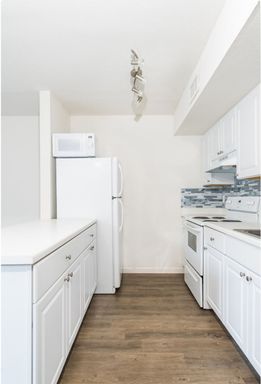 $1,250 One-Bedroom Apartment + $900 Immediate Move-In Special! – photo 1