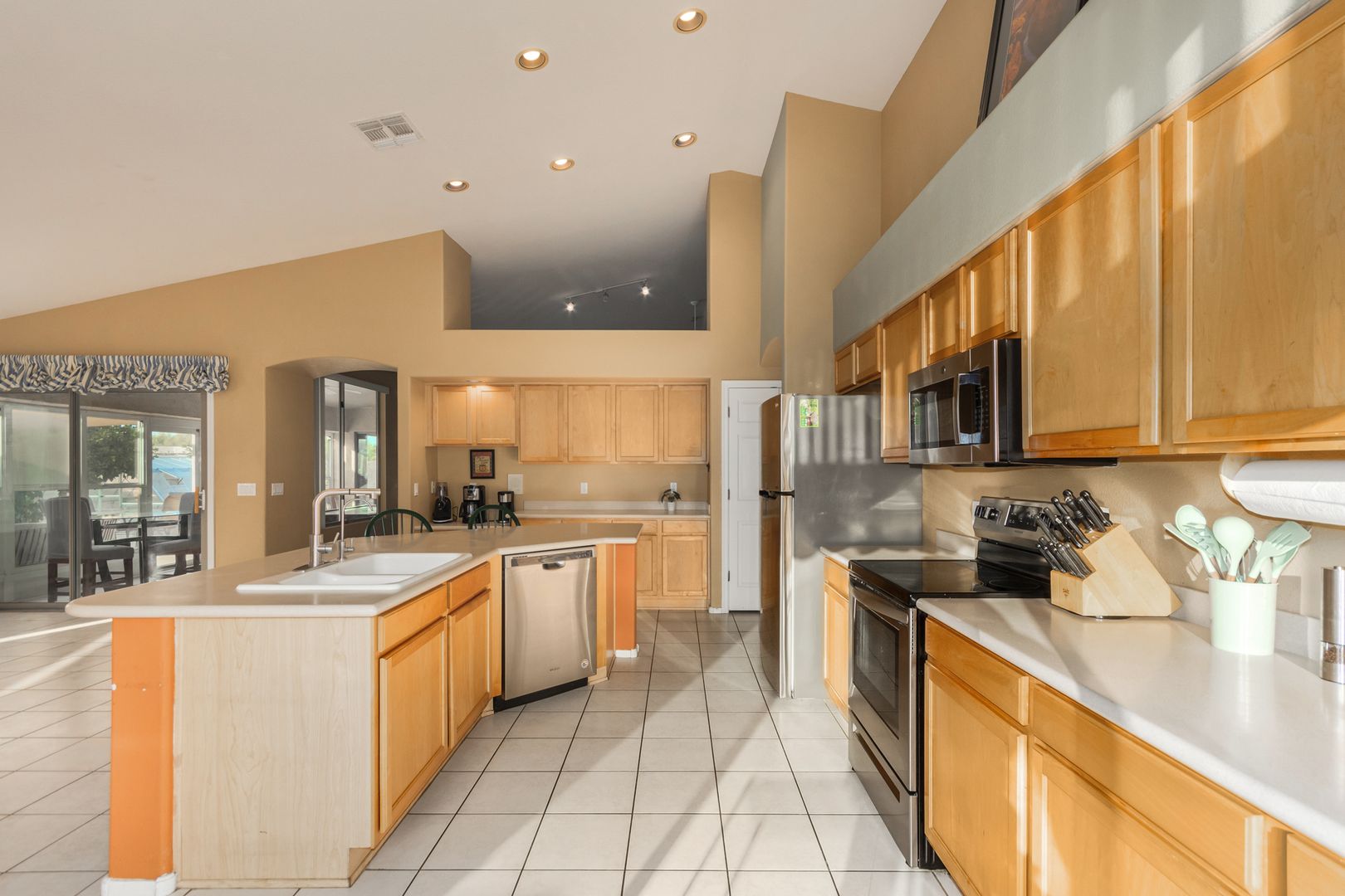 Peoria House: 8440 W Alex Ave