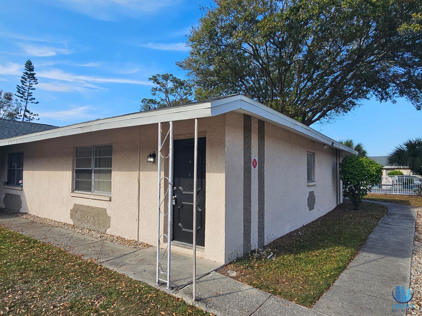 St Petersburg Apartment: 201 NW Jefferson Cir N