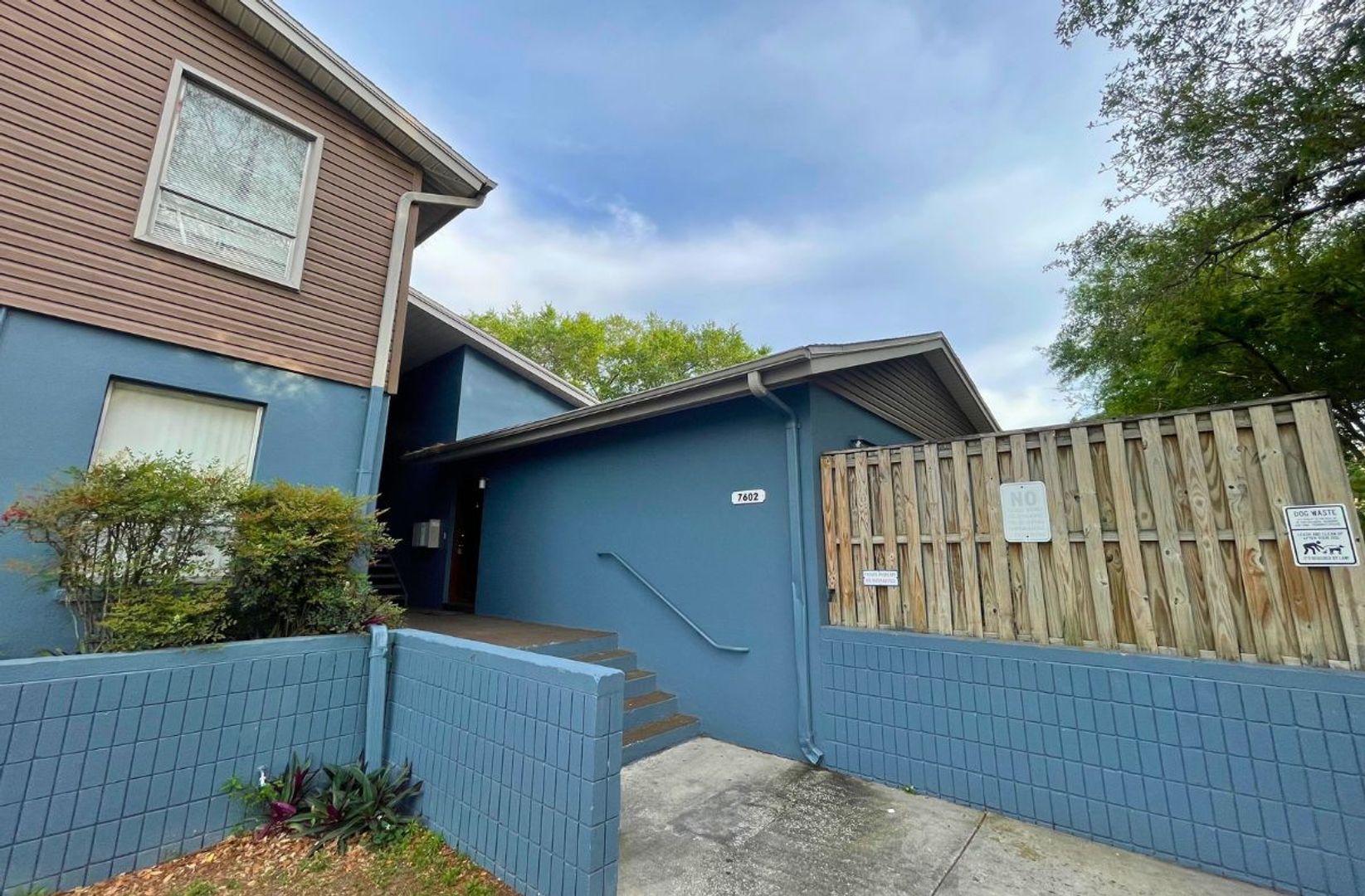 Tampa Apartment: 7602 W Powhatan Ave