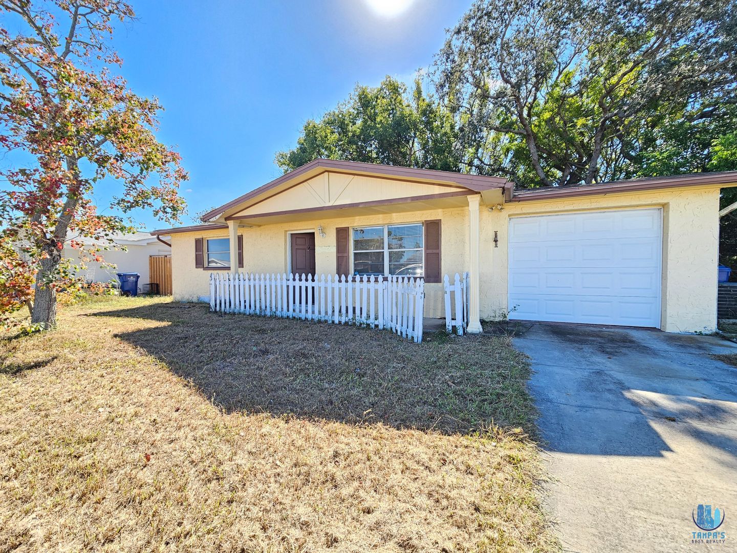 Holiday House: 3048 Coldwell Dr