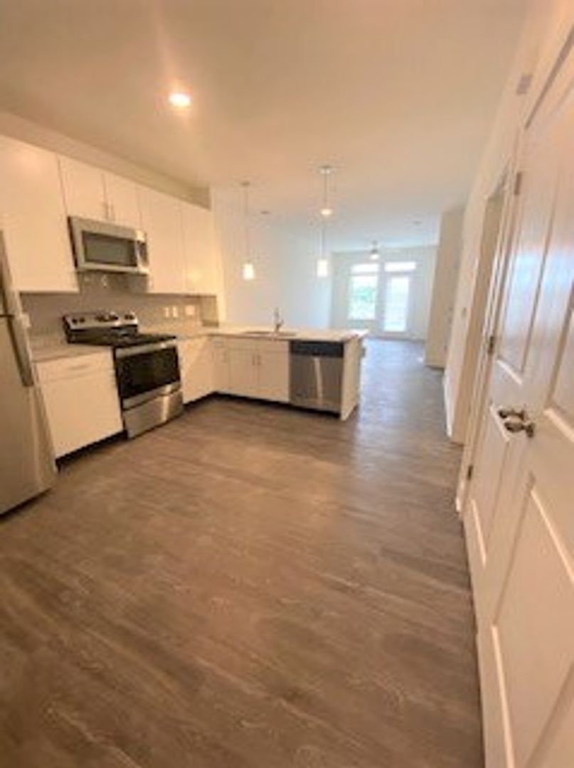 Norfolk Apartment: 719 E. Ocean View Ave