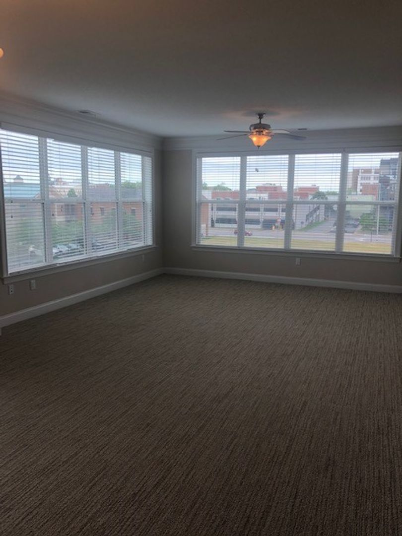 Portsmouth Apartment: 800 Crawford Street