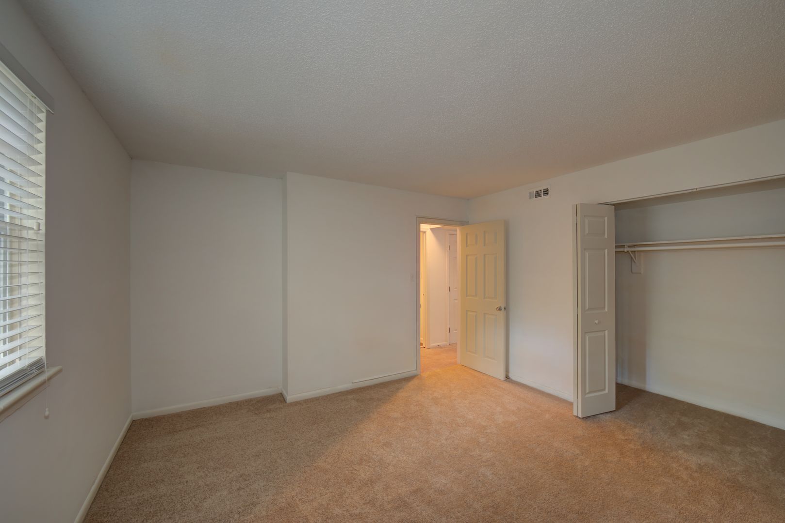 Virginia Beach Apartment: 1020 Thousand Oaks Drive