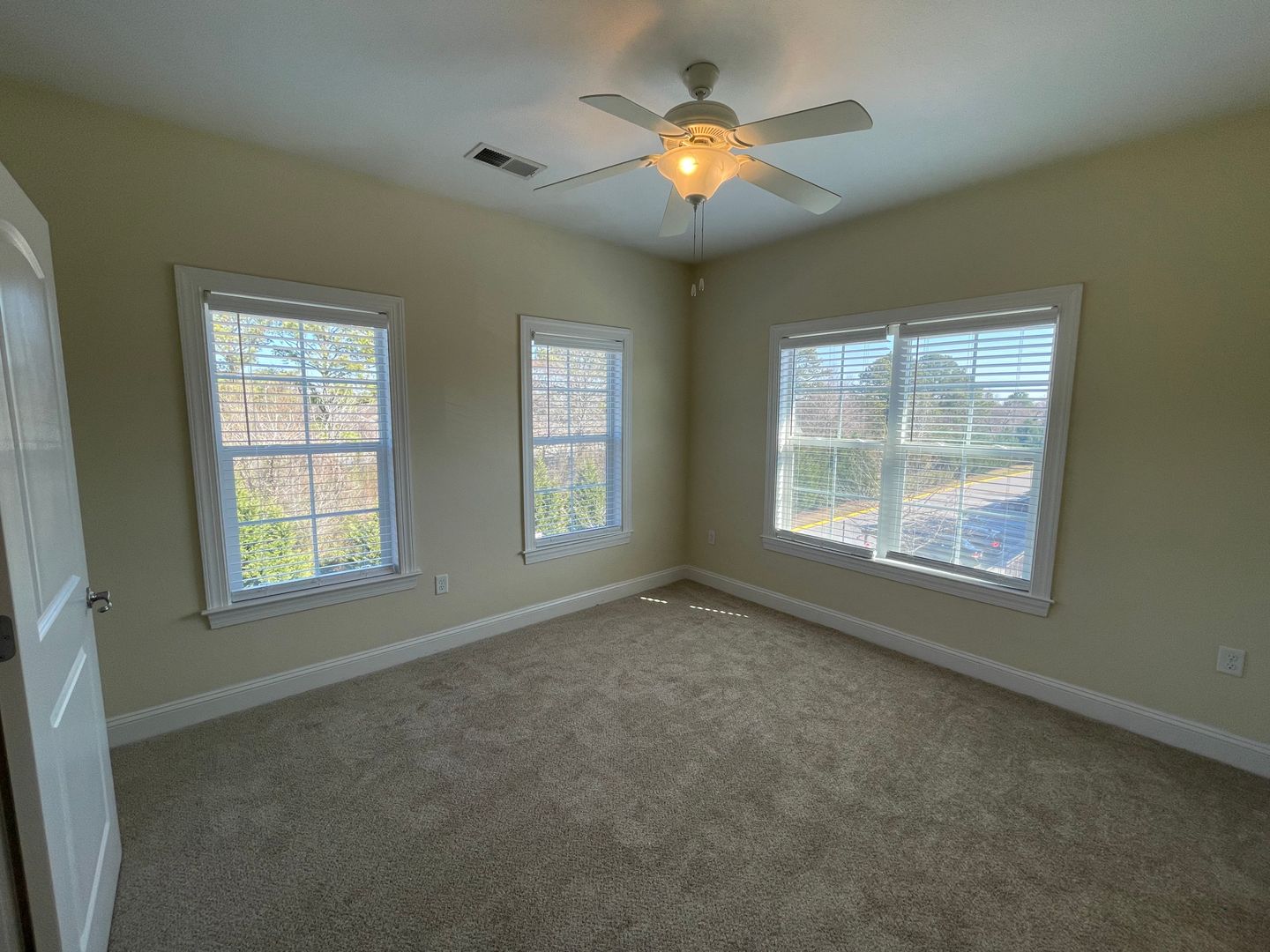 Virginia Beach Apartment: 4884 Travertine Ave