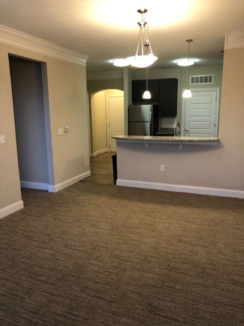 Portsmouth Apartment: 800 Crawford Street