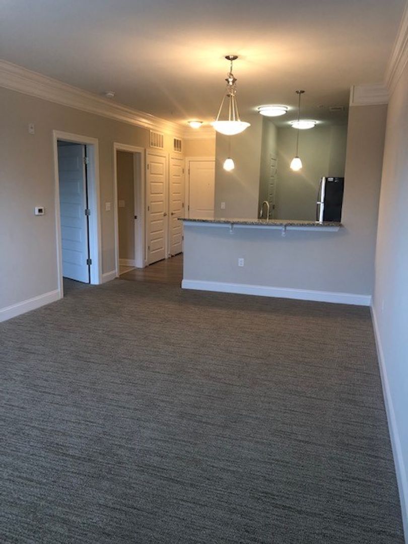 Portsmouth Apartment: 800 Crawford Street