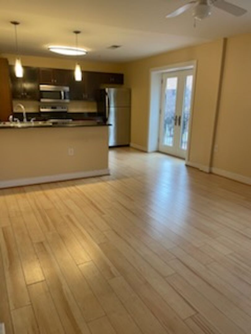 Portsmouth Apartment: 306 High Street