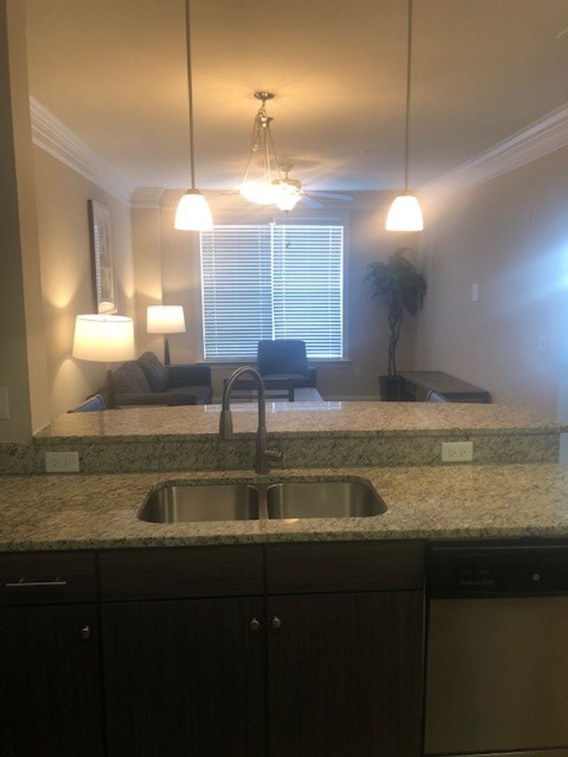 Portsmouth Apartment: 800 Crawford Street