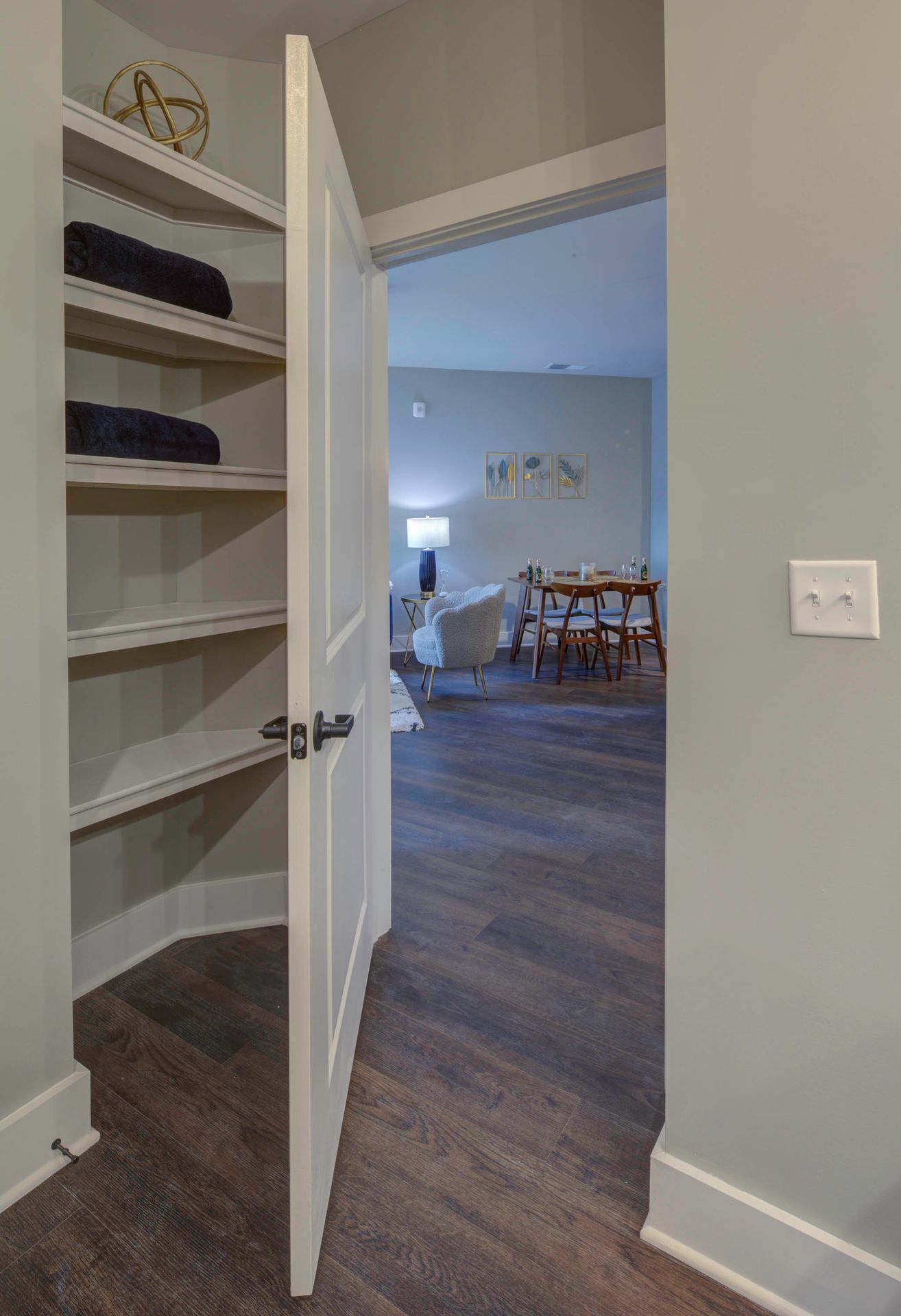 Norfolk Apartment: 533 Front Street