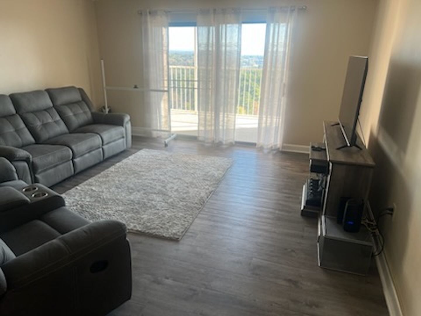 Columbia Apartment: 1825 St Julian Place