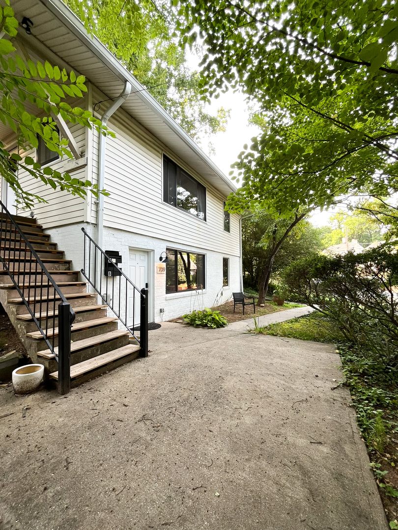 Charlottesville Apartment: 709 Nelson Dr.