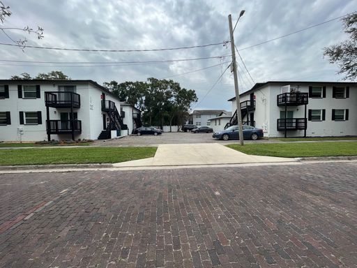 Incredible Light and Bright 2 Bedroom! – photo 1