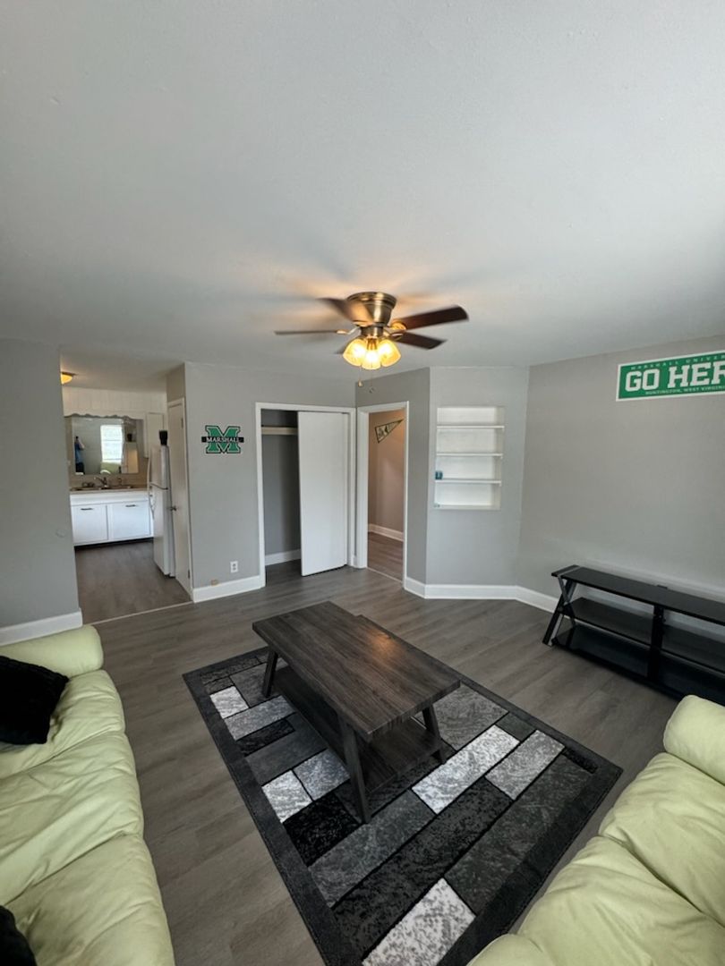 Huntington Apartment: 1528 6th Ave