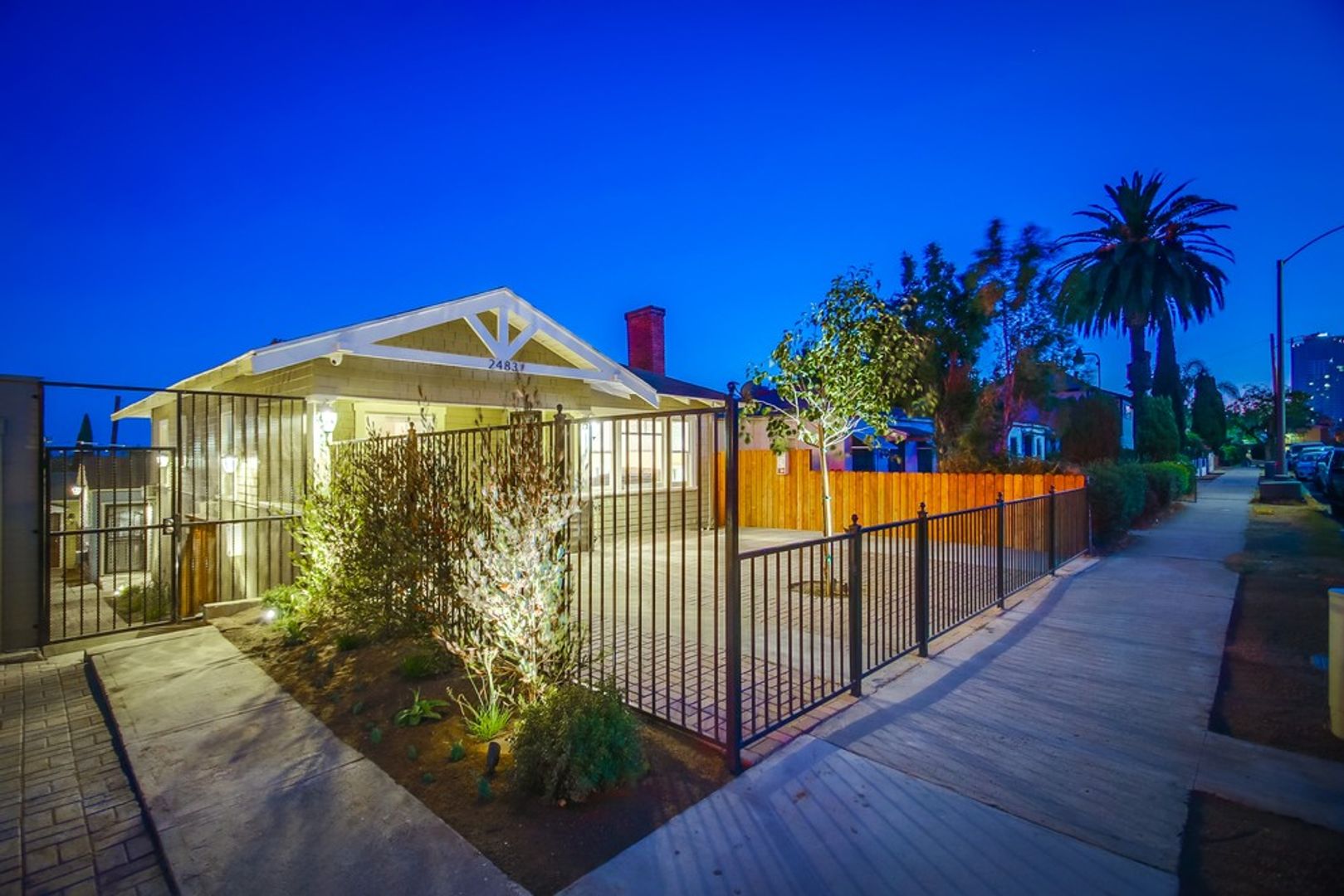 San Diego Apartment: 2483-87 J St
