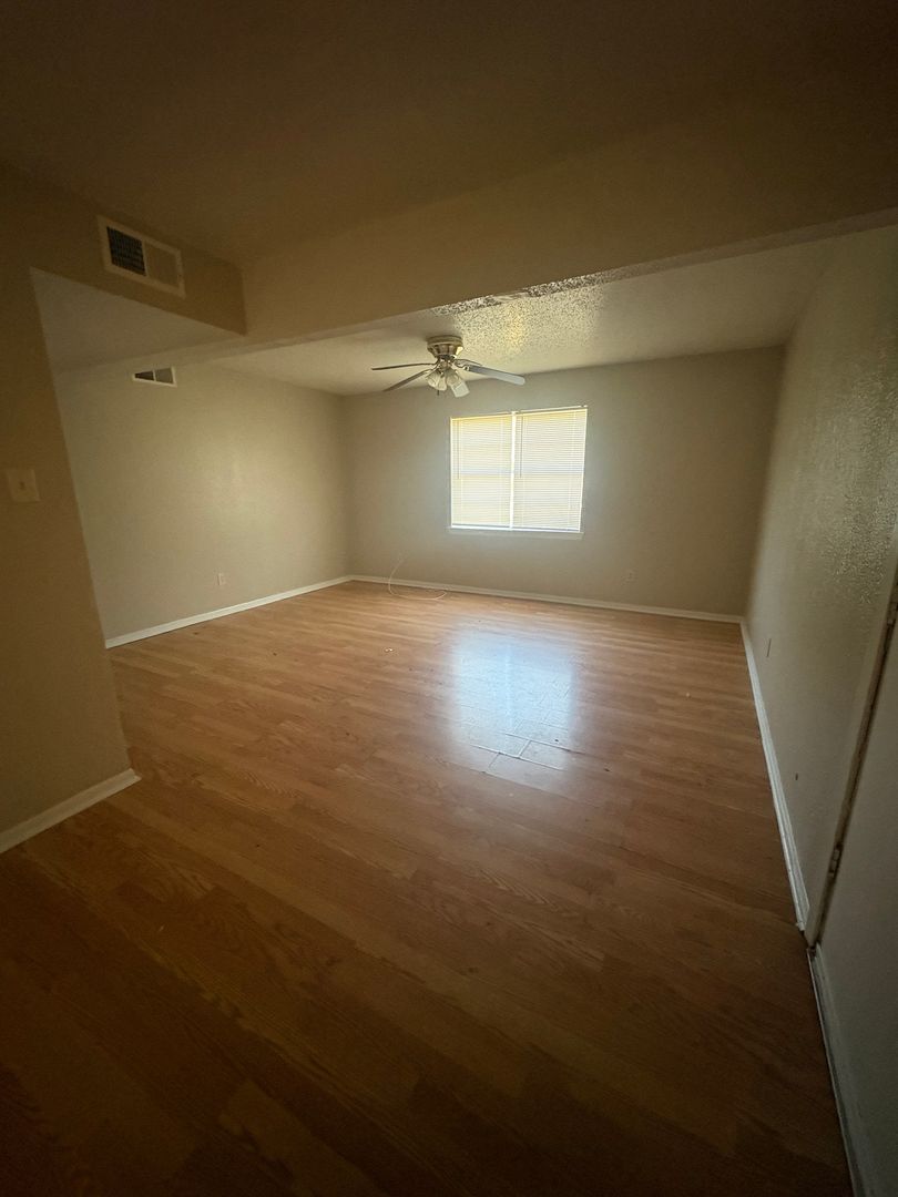 Shreveport Apartment: 1123 Boulevard Place