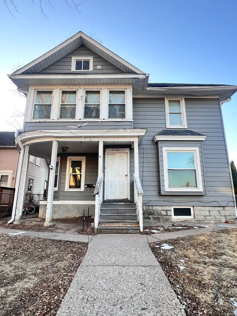 Moline Apartment: 1223 - 1223 1/2 14th Street