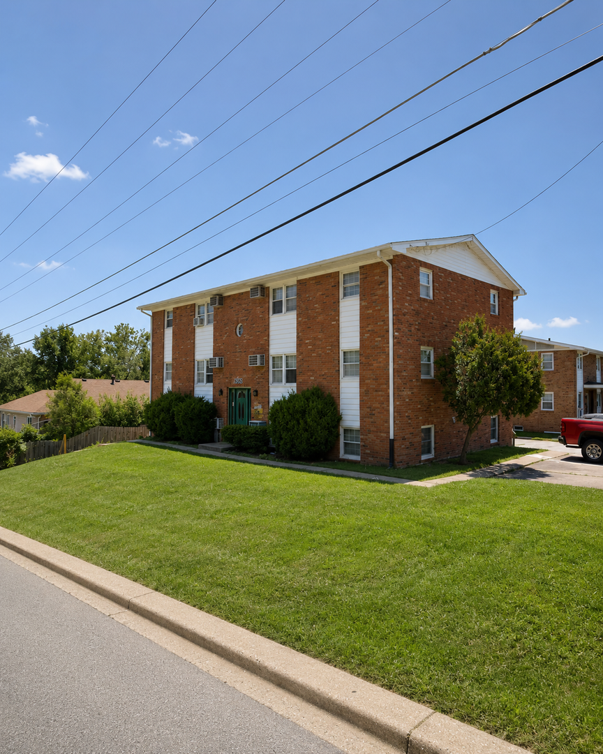 Davenport Apartment: 1505 E 39th Street