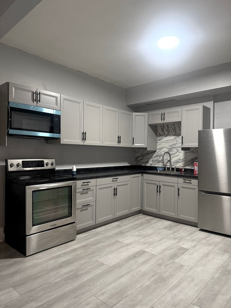 Davenport, IA Apartment: 1415-1417 Warren Street