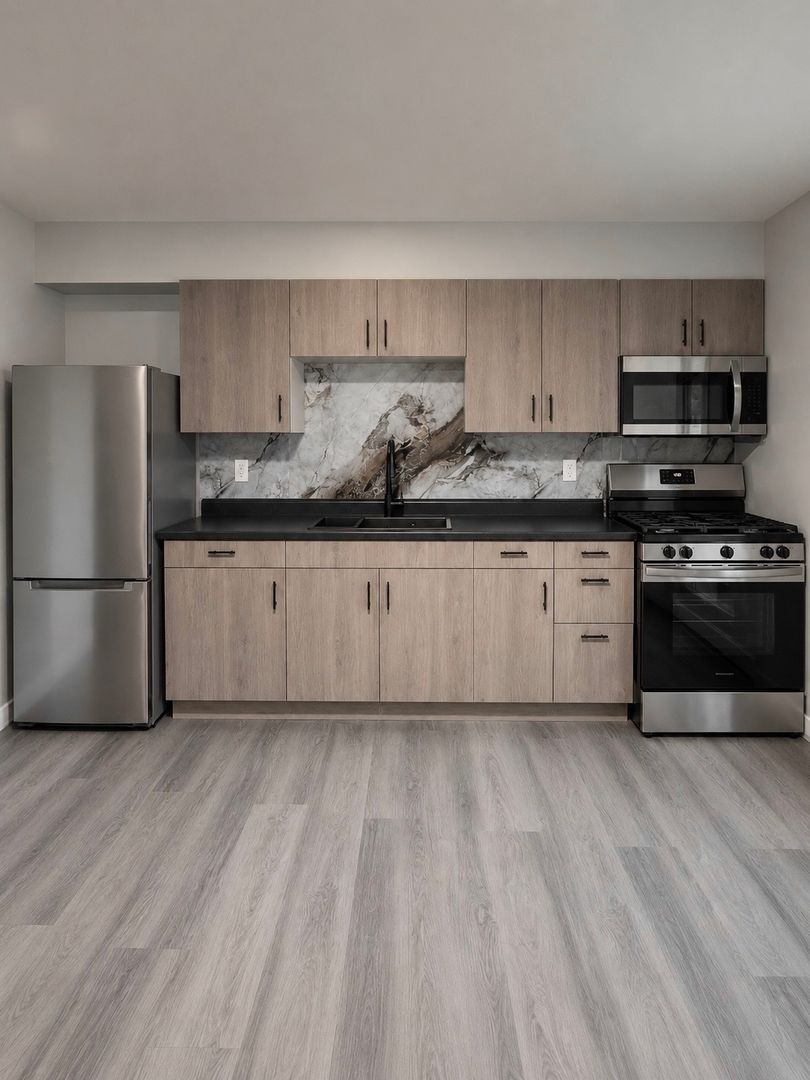 East Moline Apartment: 921 Ave of the Cities