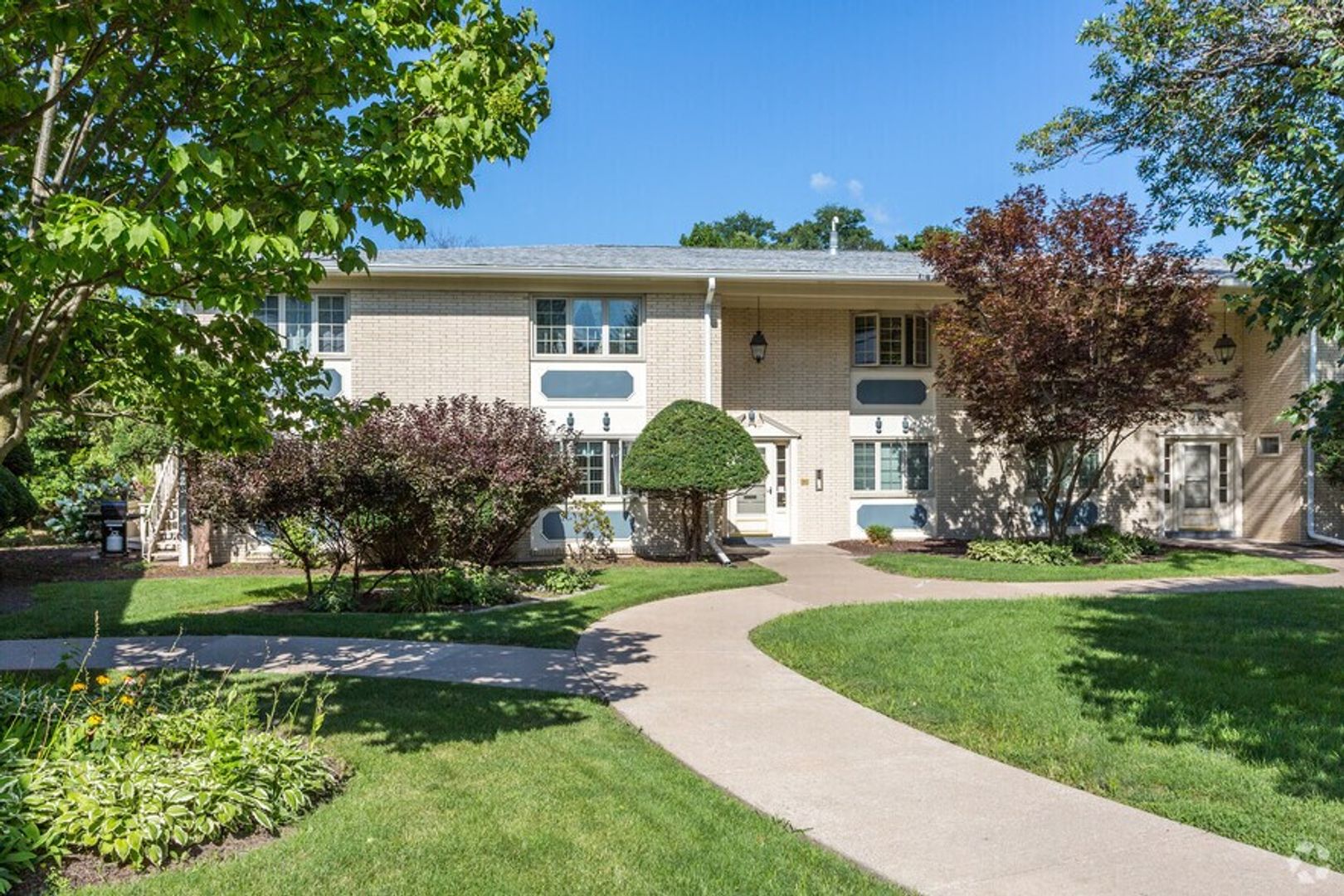 Moline Apartment: 1736 9th Ave
